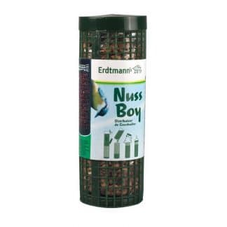 Nussboy mit Erdnüssen